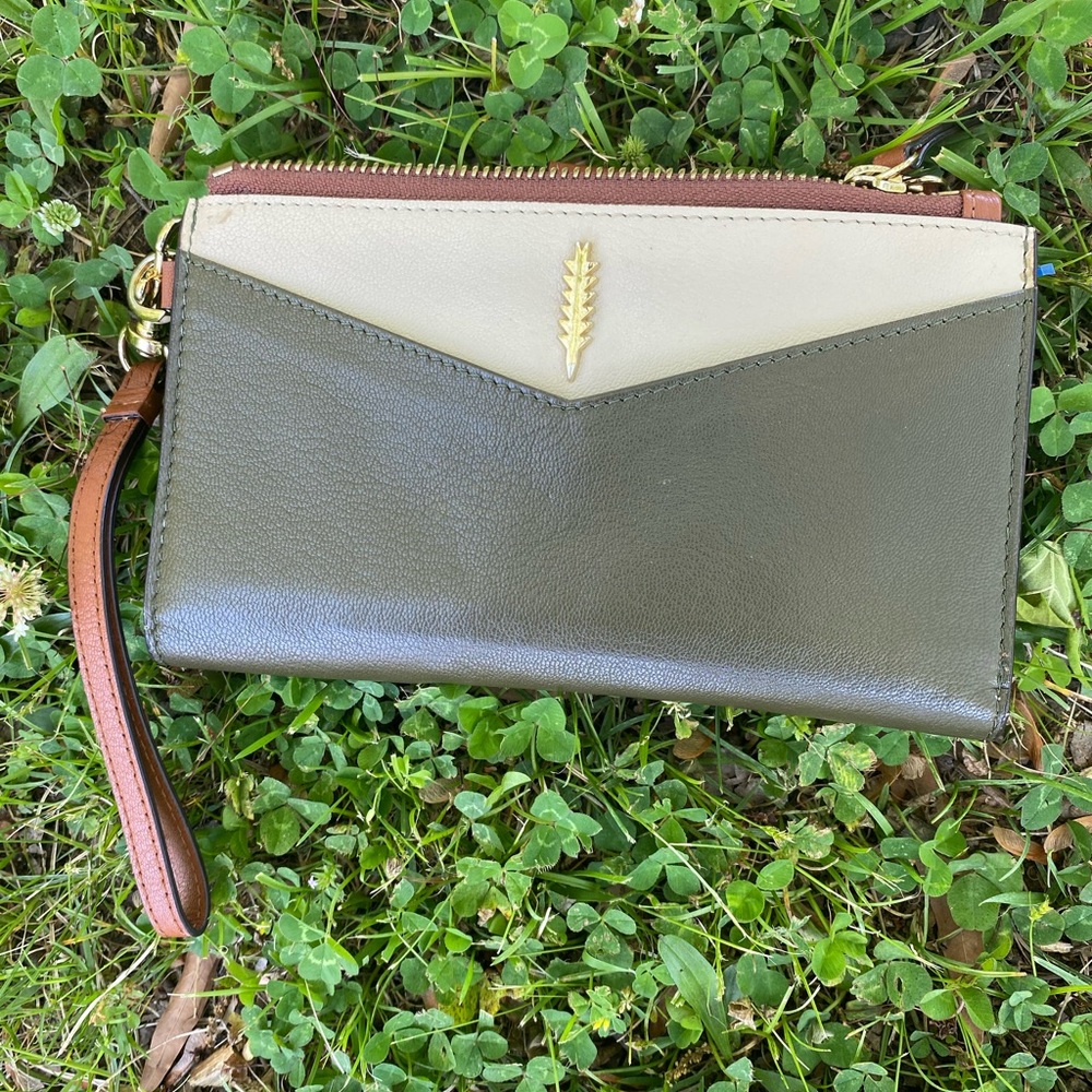 Thacker New York Leather Stylish Olive and Cream Wallet